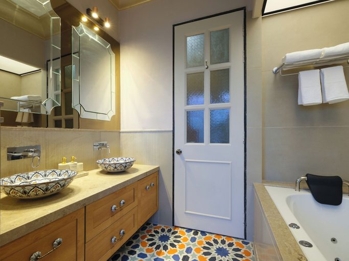 Bathroom 3, Amã Stays & Trails Nilaya Amaltaas Villa, Udaipur, Udaipur
