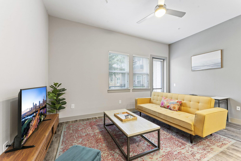 Primary image, Upscale 1BR King Suite Close to Downtown w Fast Wifi, Travis