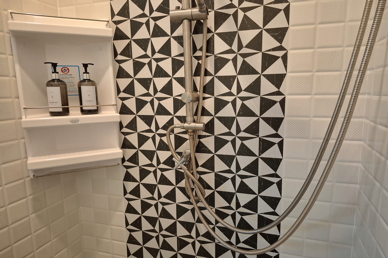 Bathroom 18