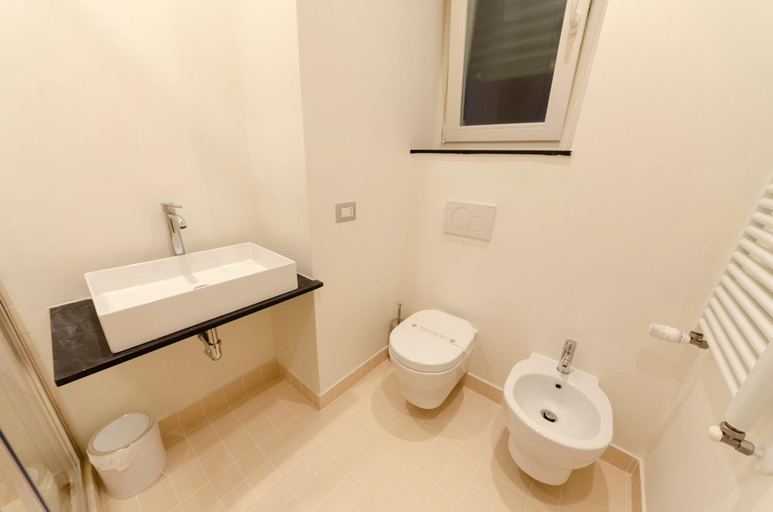 Bathroom 2, ALTIDO A lovely apartment in Santa Margherita, Genova