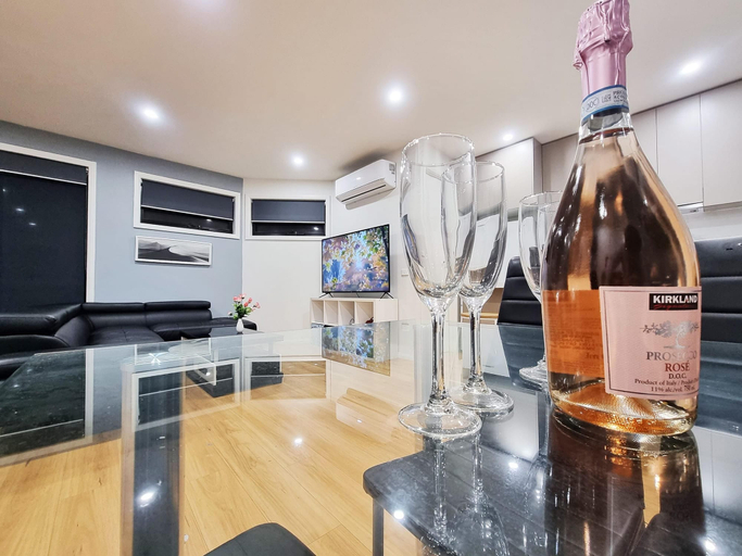 Food & Drinks, Rosie Townhouse - Modern and Comfortable Home, Melbourne