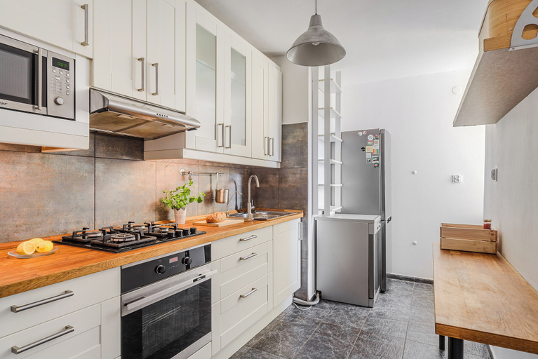 Private kitchen 2, ShortStayPoland Bohaterewicza B069, Warsaw