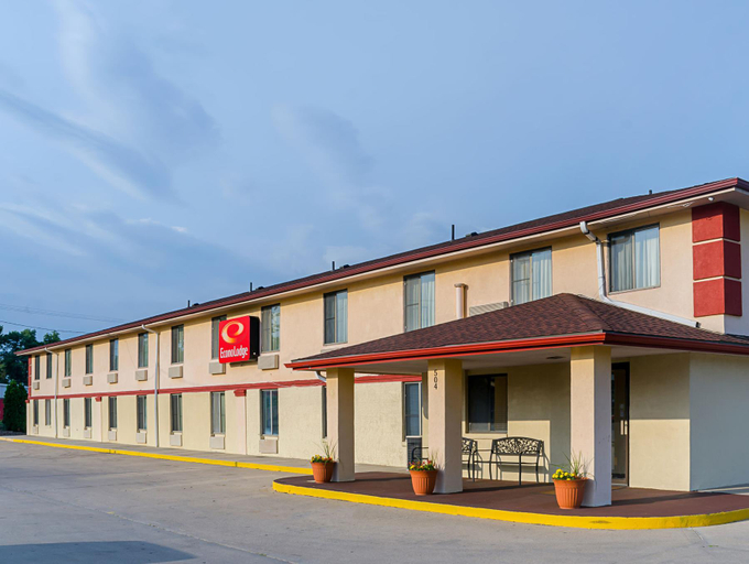 Exterior & Views 2, Econo Lodge Lansing - Leavenworth, Leavenworth
