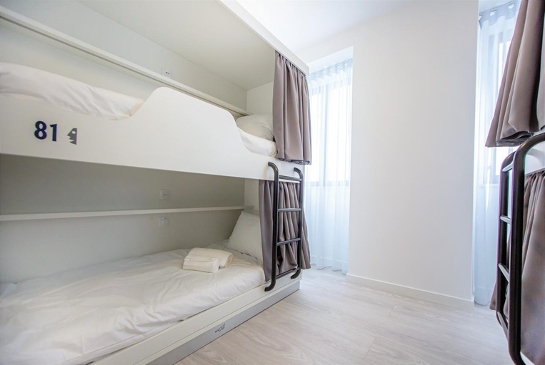 Others 3, Musical Hostel, Albufeira