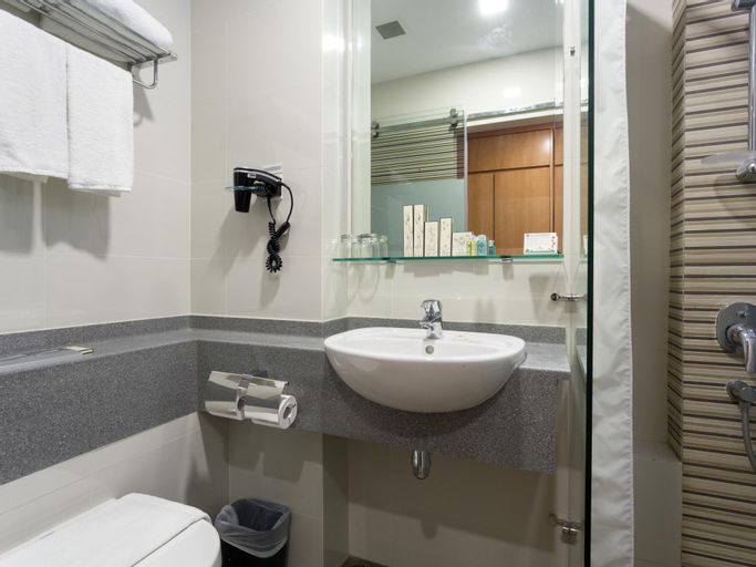 Bathroom 8