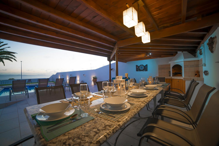 Food & Drinks 4, Stunning sea view villa with 6 bedrooms & heated pool - Villa Renaissance, Las Palmas