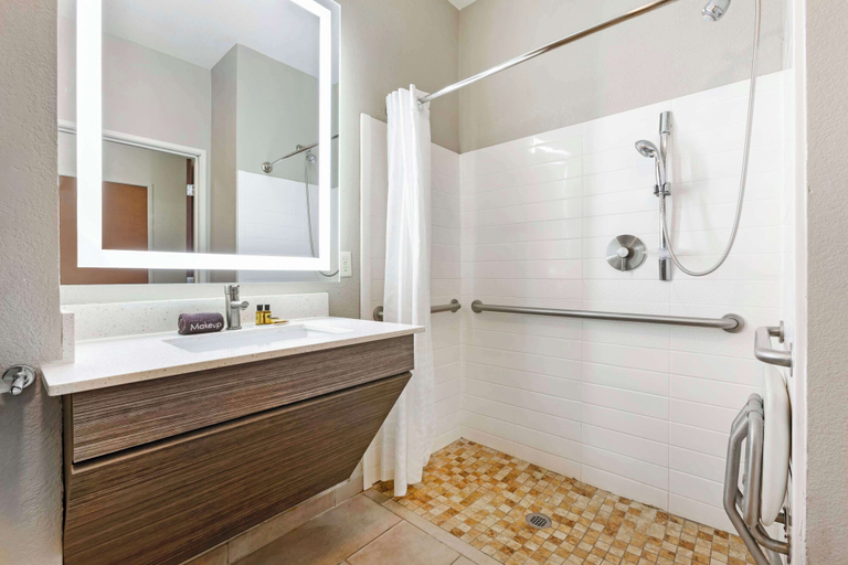 Bathroom 4, Best Western Plus Safford, Graham