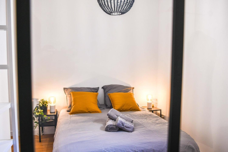 Bedroom 2, Le Duplex - Terrasse au cœur de Marseille Panier, Bouches-du-Rhône