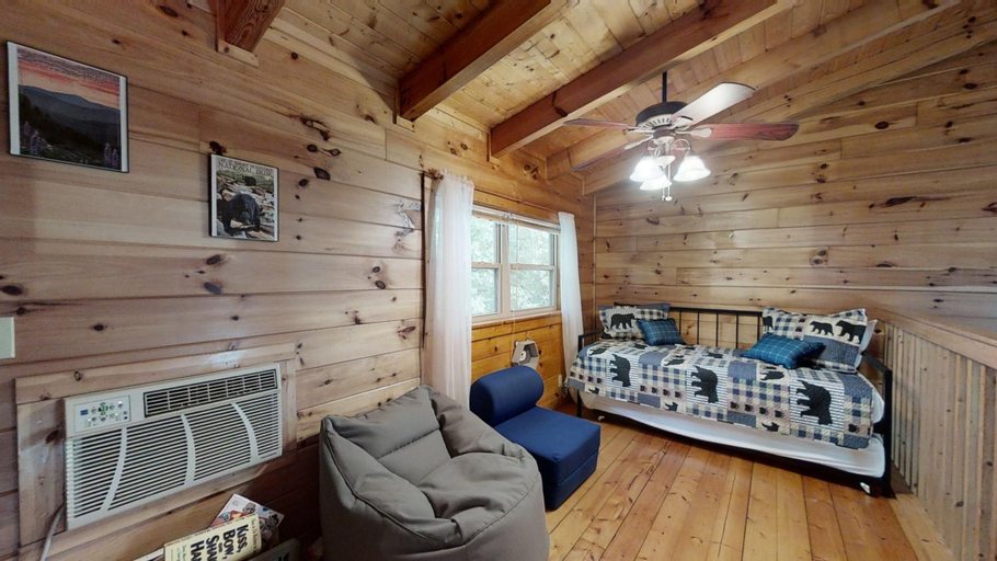 Others 4, Yellow Cabin on the River cabin, Cocke