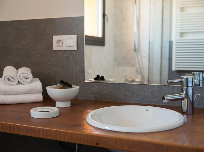 Bathroom 4, Mas Vivent, Girona