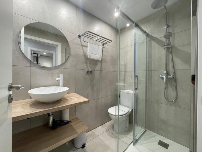 Bathroom 5, Apartaments Voramar Roses, Girona