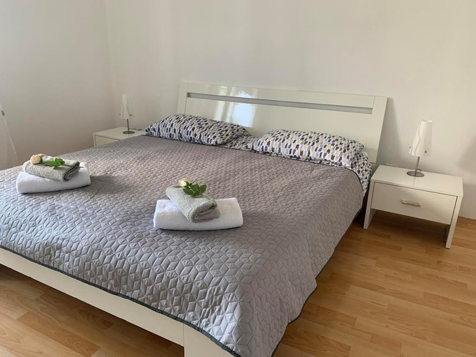 Others 4, Apartmaji Amitis, Piran