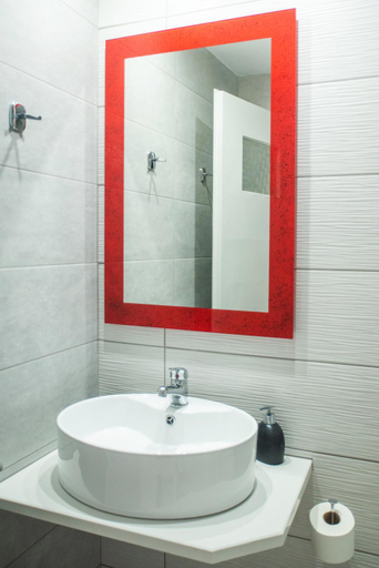 Bathroom 3, Christof Studios, Crete