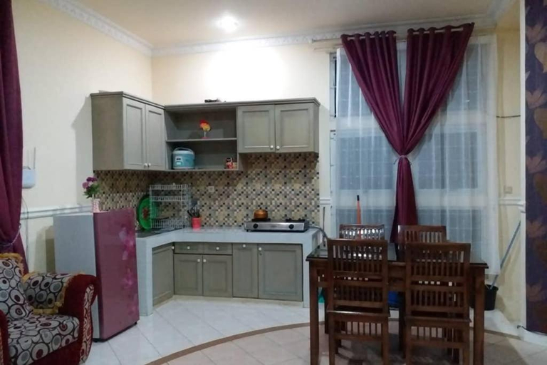 Others 4, Villa Nils, Bogor
