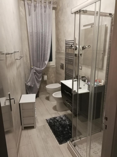 Bedroom 3, Appartamento Porzione di villa "il cappello d'oro", Genova