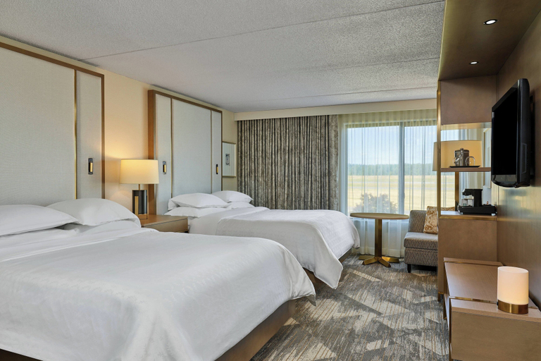 Bedroom 4, Sheraton Portland Airport Hotel, Multnomah