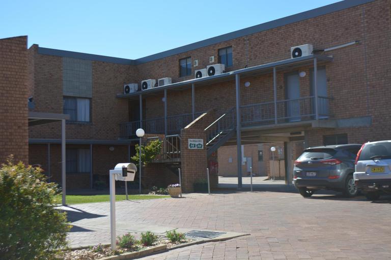 Exterior 7