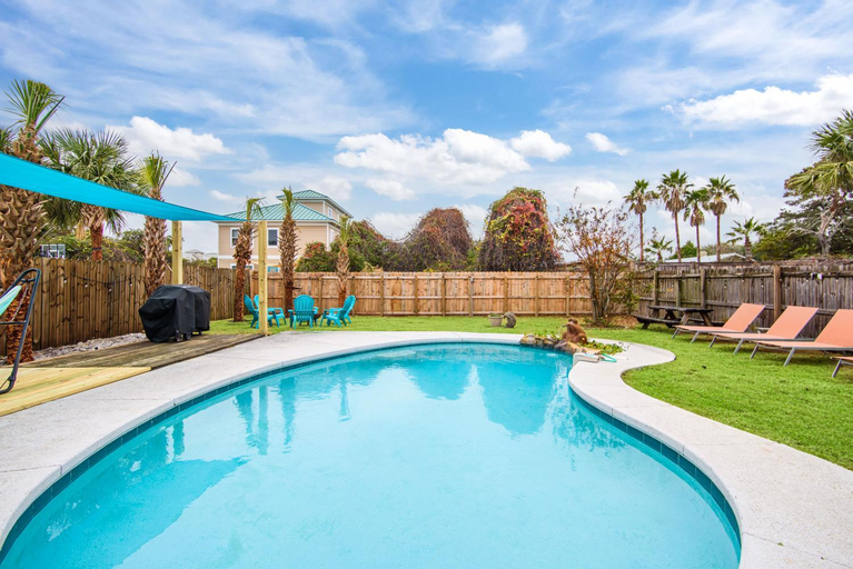 Sport & Beauty 2, Zula Dreams Beach House, 1min Walk To The Beach, Sleeps 16, Private Heated Pool, Pets Welcome, Fence, Okaloosa