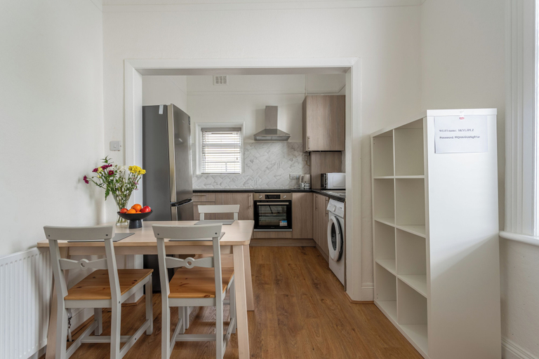 Others 5, London Oasis - Modern 3 Bedroom Apartment, London
