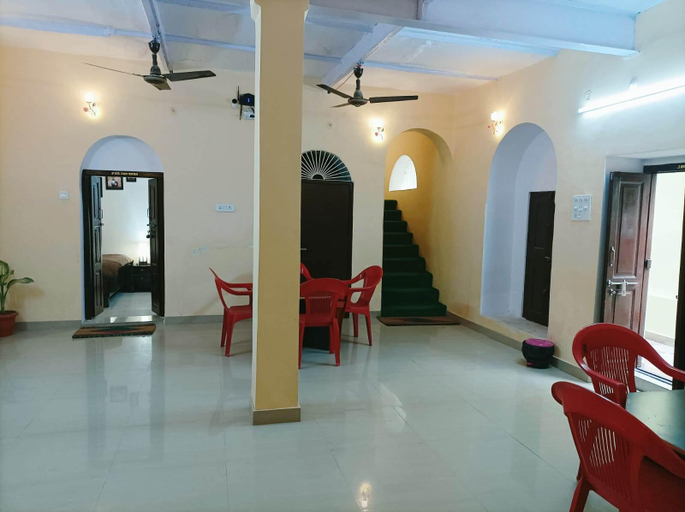 Others 3, Foreigners' Inn, Varanasi