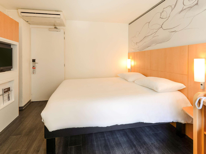 Bedroom 16
