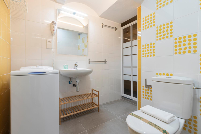 Bathroom, Dobo Madrid ANR1, Madrid