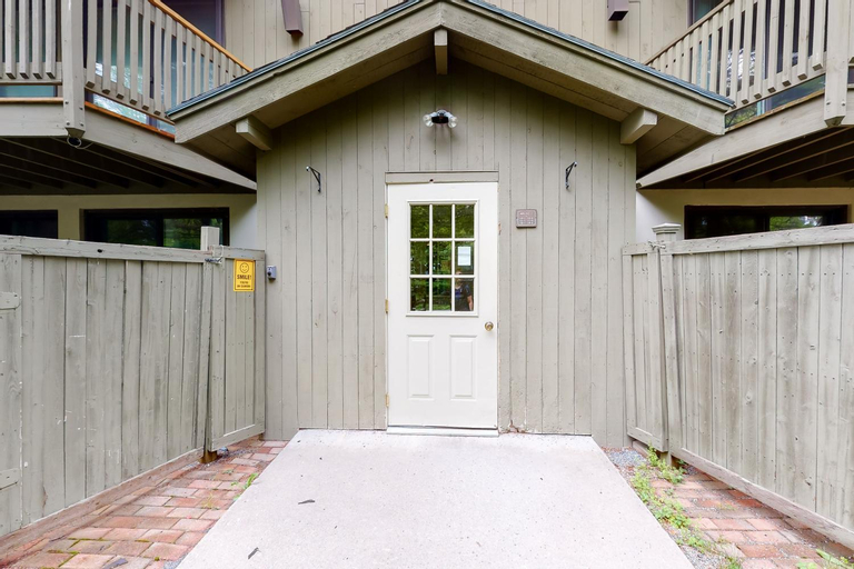 Exterior & Views 1, Bromley Mountain Condo CD2, Bennington