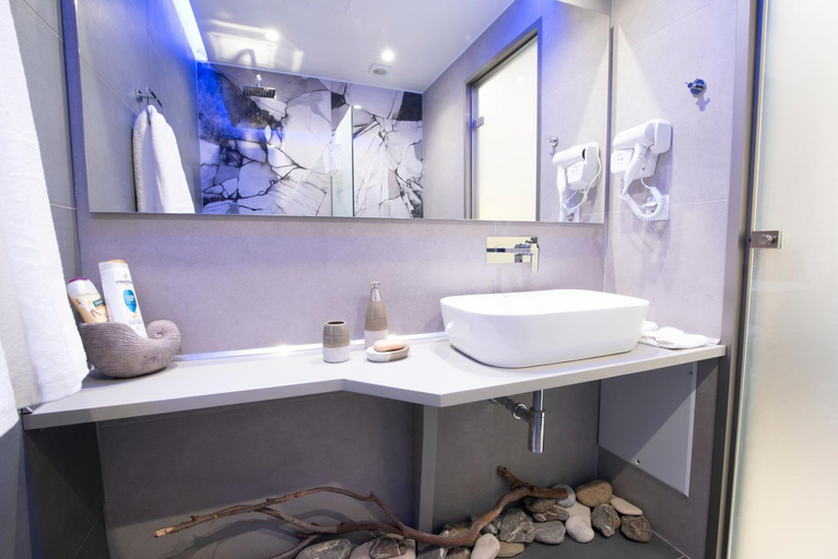 Bathroom 2, Αqua Dream Beach Apartment, South Aegean