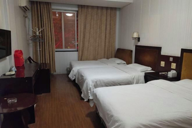 Bedroom 2, Hong Tai Yang Hotel, Taizhou