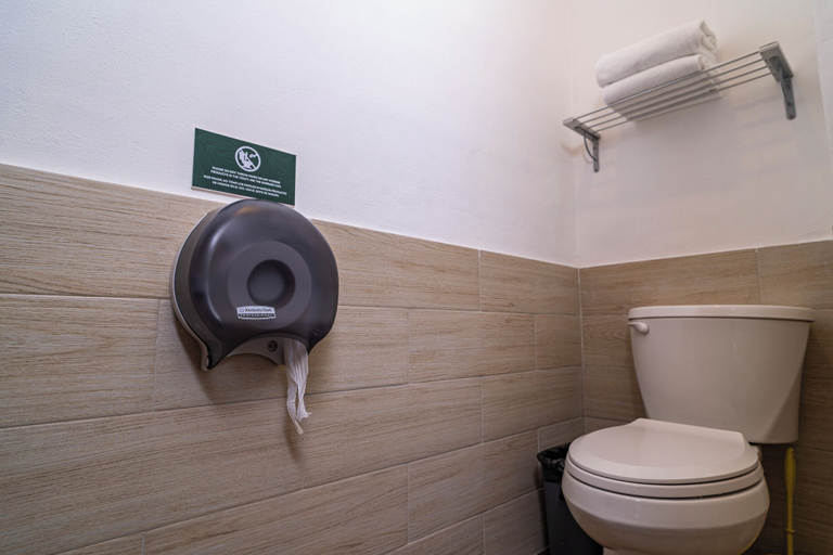 Bathroom 4, Digital Nomads Hotel & Co-Living, Isla Mujeres
