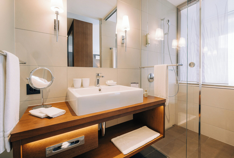 Bathroom 5, Deltapark Vitalresort, Niedersimmental