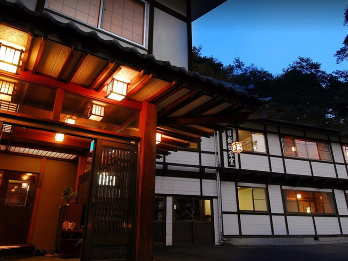 Kusatsu Onsen Nisshinkan, Kusatsu