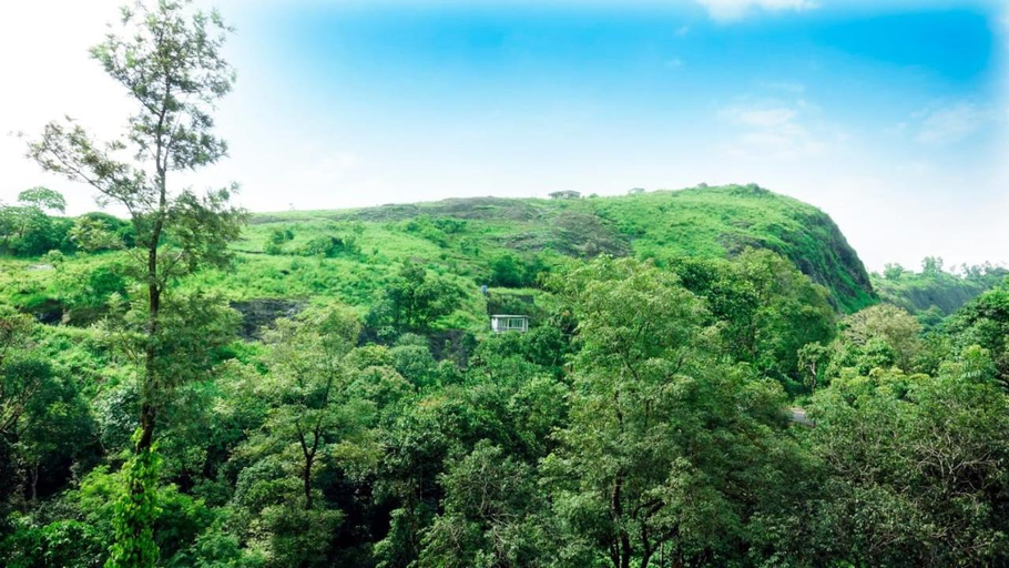 Others 2, Glashaus by Izan, Idukki