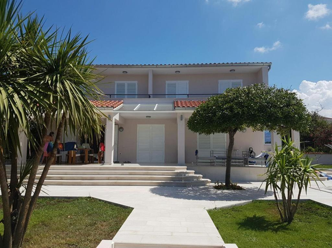 Others 4, Villa Birk, Lopar/Supetarska Draga