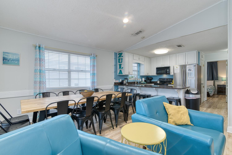 Food & Drinks 5, Zula Dreams Beach House, 1min Walk To The Beach, Sleeps 16, Private Heated Pool, Pets Welcome, Fence, Okaloosa