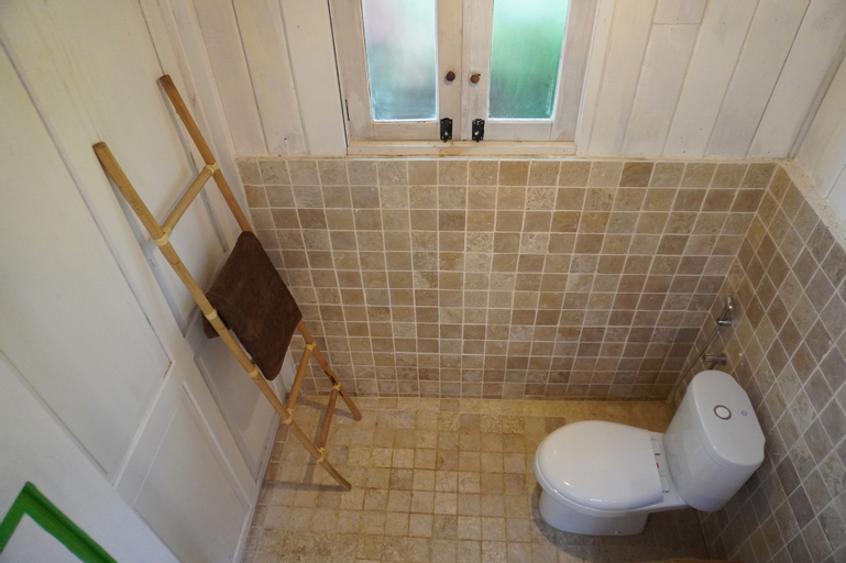 Bathroom 7