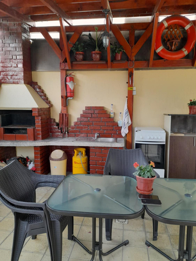 Others 4, Vila Marius-camere de inchiriat, Tuzla