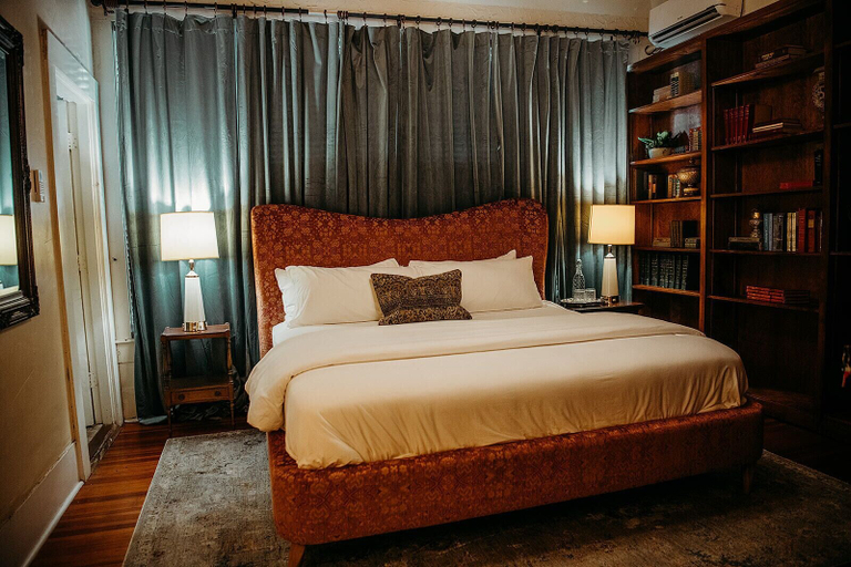 Bedroom 2, The Crystal River Inn, Hays