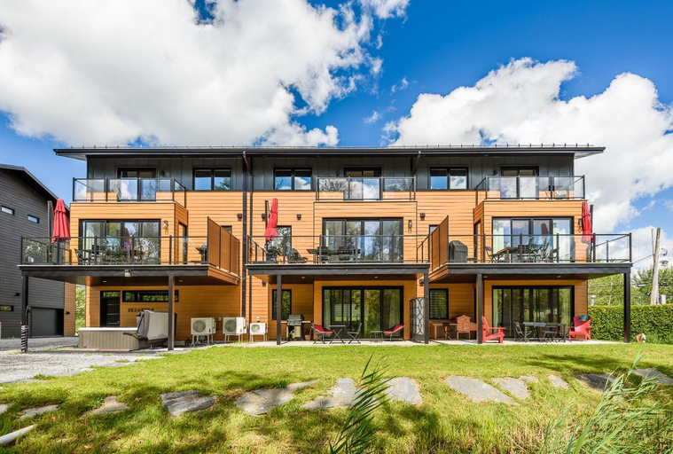 Exterior & Views 1, Le Memph Aigle spacious comfortable condo cottage eco friendly 3 bedrooms - hot tub & pool Memphrema, Memphrémagog