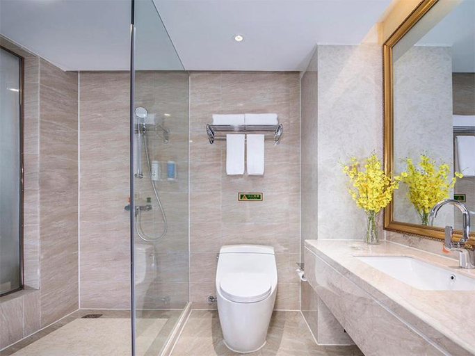 Bathroom 3, Vienna International Hotel Inner Mongolia Chifeng High-speed Railway Station, Chifeng