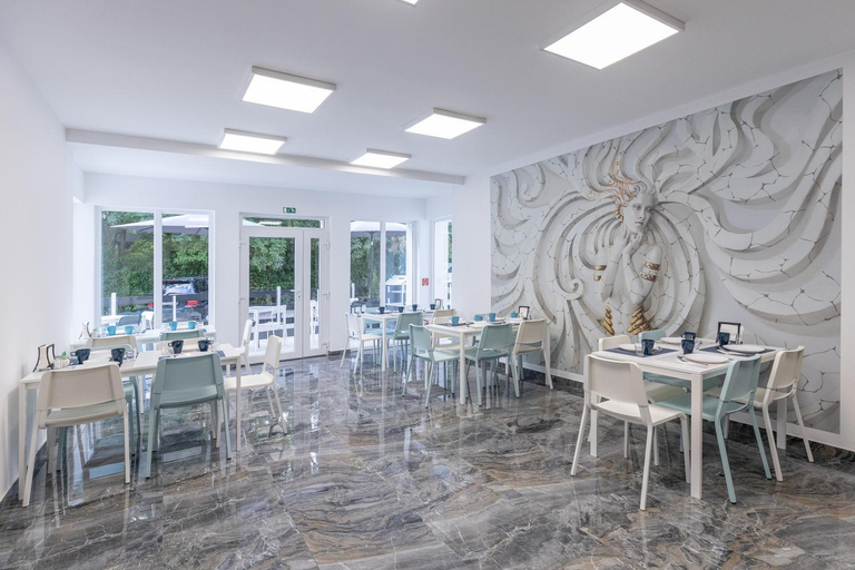 Food & Drinks, Panzio 81, Hajdúszoboszló
