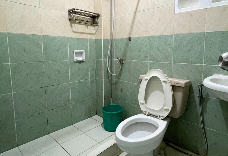Bathroom 3, White Beach Resort Puerto Galera powered by Cocotel, Puerto Galera