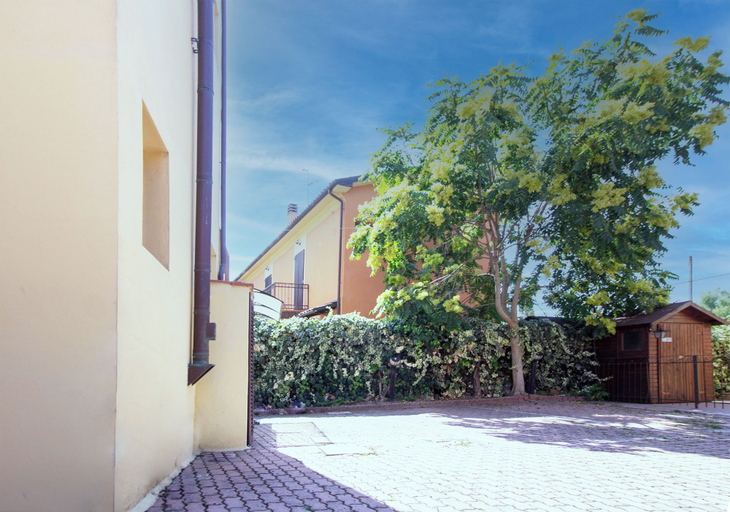 Exterior & Views 2, Athena Affittacamere, Bologna