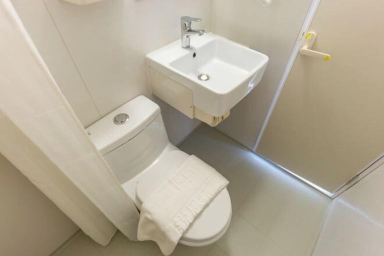 Bathroom 3, Rest Hotel (Lanzhou railway station store), Lanzhou