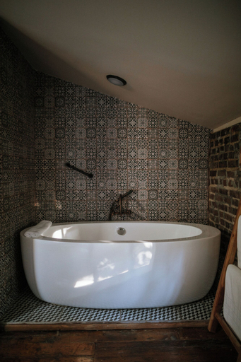 Bathroom 4