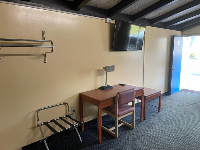 Others 5, Budget Inn - Madison, Rockingham
