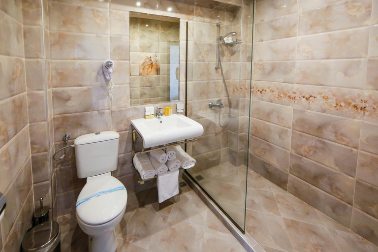 Bathroom 3, Family Hotel Ognyanovo, Garmen
