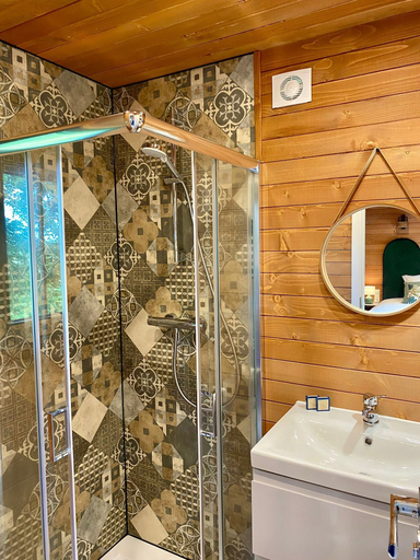 Bathroom 4, Hôtel Les Lodges De Vaugrigneuse, Essonne