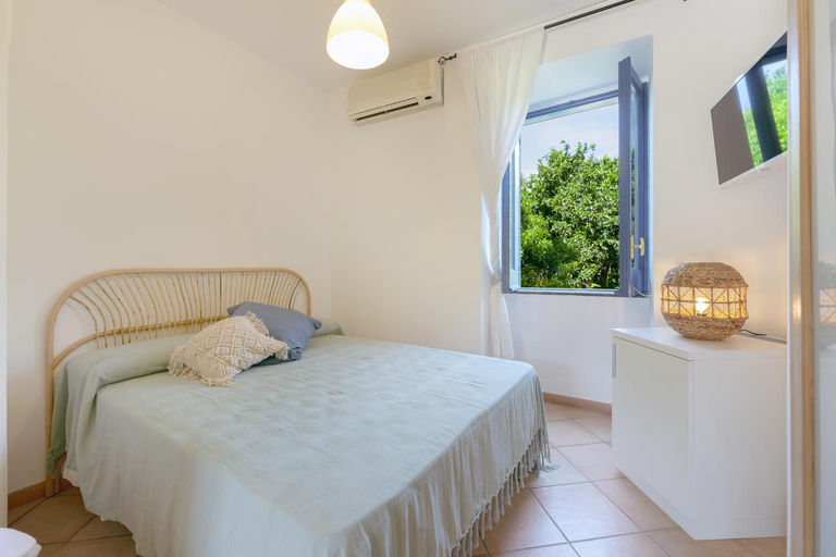 2, Casa Giovanni da Procida, Napoli