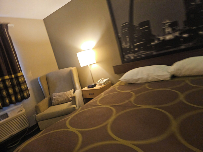 Bedroom 3, Super 8 by Wyndham Ava, Douglas